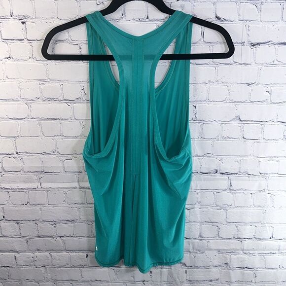 ✨ Green Lululemon Lightweight Tank - Size 8, Perfect Condition - Picture 3 of 5